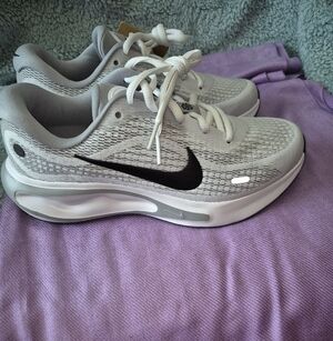 Nike Women's ComfiRide Journey Running Sneakers